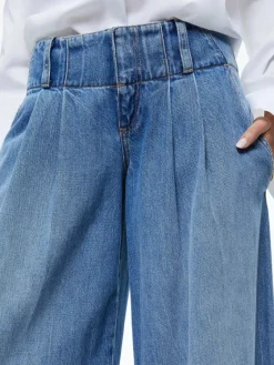 Women Alice and Olivia Anders Low Rise Pleated Jean