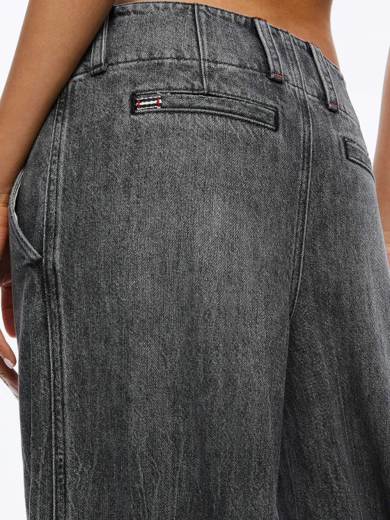 Women Alice and Olivia Anders Low Rise Pleated Jean